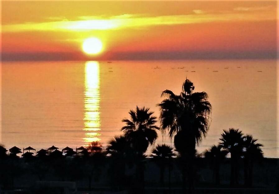 Apartamento En La Costa Del Sol , 丰希罗拉 外观 照片